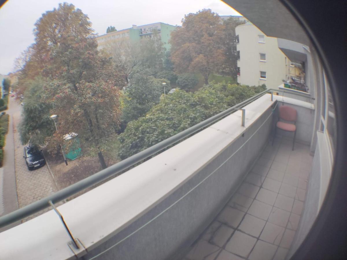 3030 Jana Spychalskiego 32 - Tanie Pokoje W Apartamencie - Samodzielne Zameldowanie - Self Check In Poznań Esterno foto