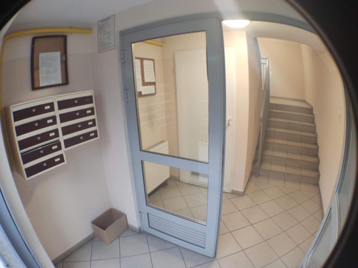 3030 Jana Spychalskiego 32 - Tanie Pokoje W Apartamencie - Samodzielne Zameldowanie - Self Check In Poznań Esterno foto