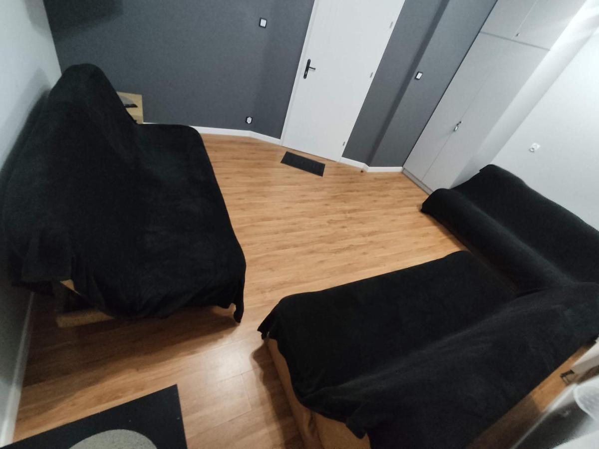 3030 Jana Spychalskiego 32 - Tanie Pokoje W Apartamencie - Samodzielne Zameldowanie - Self Check In Poznań Esterno foto