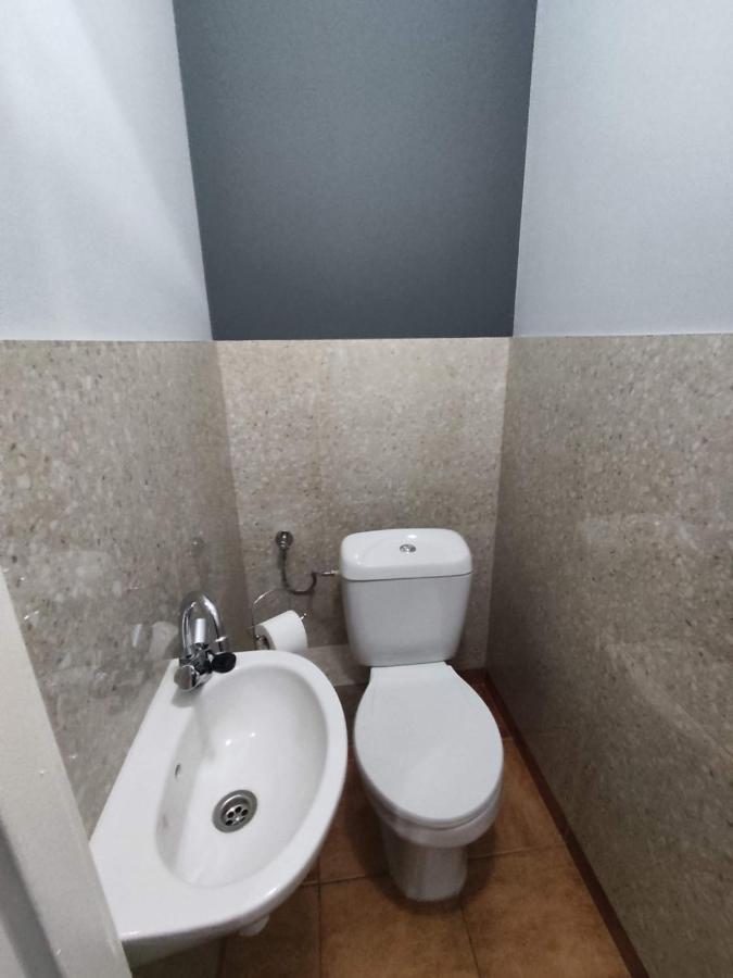 3030 Jana Spychalskiego 32 - Tanie Pokoje W Apartamencie - Samodzielne Zameldowanie - Self Check In Poznań Esterno foto