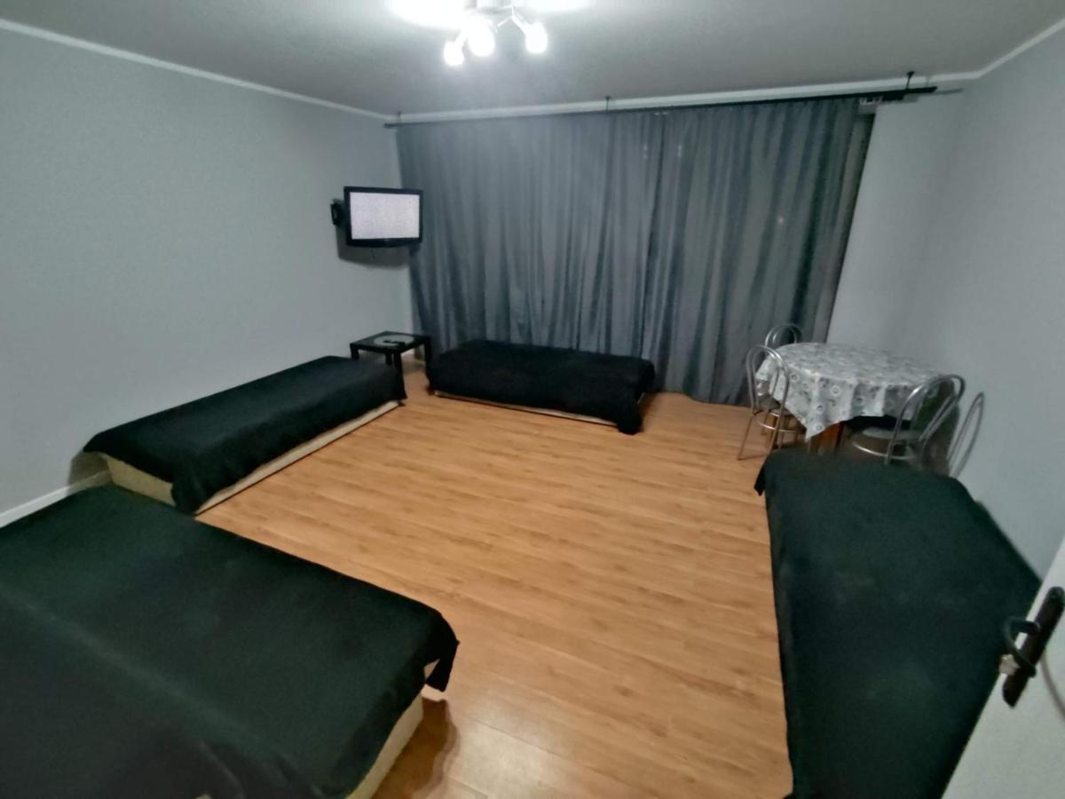 3030 Jana Spychalskiego 32 - Tanie Pokoje W Apartamencie - Samodzielne Zameldowanie - Self Check In Poznań Esterno foto