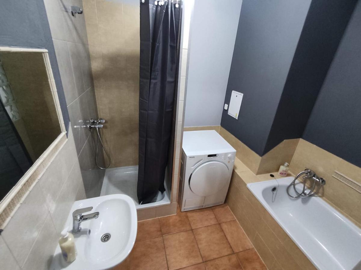 3030 Jana Spychalskiego 32 - Tanie Pokoje W Apartamencie - Samodzielne Zameldowanie - Self Check In Poznań Esterno foto
