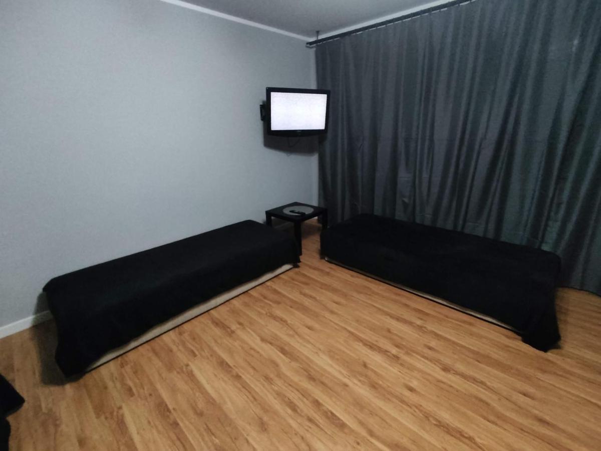 3030 Jana Spychalskiego 32 - Tanie Pokoje W Apartamencie - Samodzielne Zameldowanie - Self Check In Poznań Esterno foto