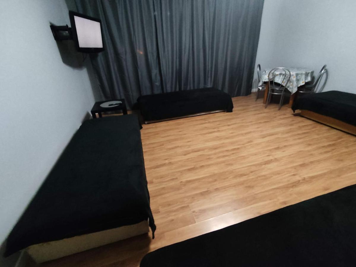 3030 Jana Spychalskiego 32 - Tanie Pokoje W Apartamencie - Samodzielne Zameldowanie - Self Check In Poznań Esterno foto