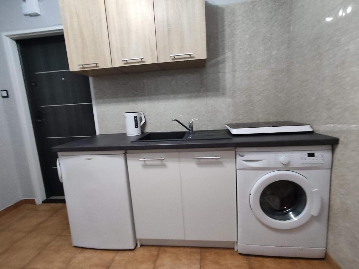 3030 Jana Spychalskiego 32 - Tanie Pokoje W Apartamencie - Samodzielne Zameldowanie - Self Check In Poznań Esterno foto