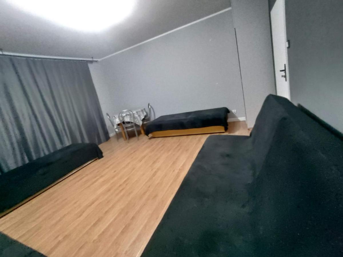 3030 Jana Spychalskiego 32 - Tanie Pokoje W Apartamencie - Samodzielne Zameldowanie - Self Check In Poznań Esterno foto